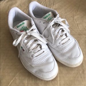 Reebok classic leather tennis shoes